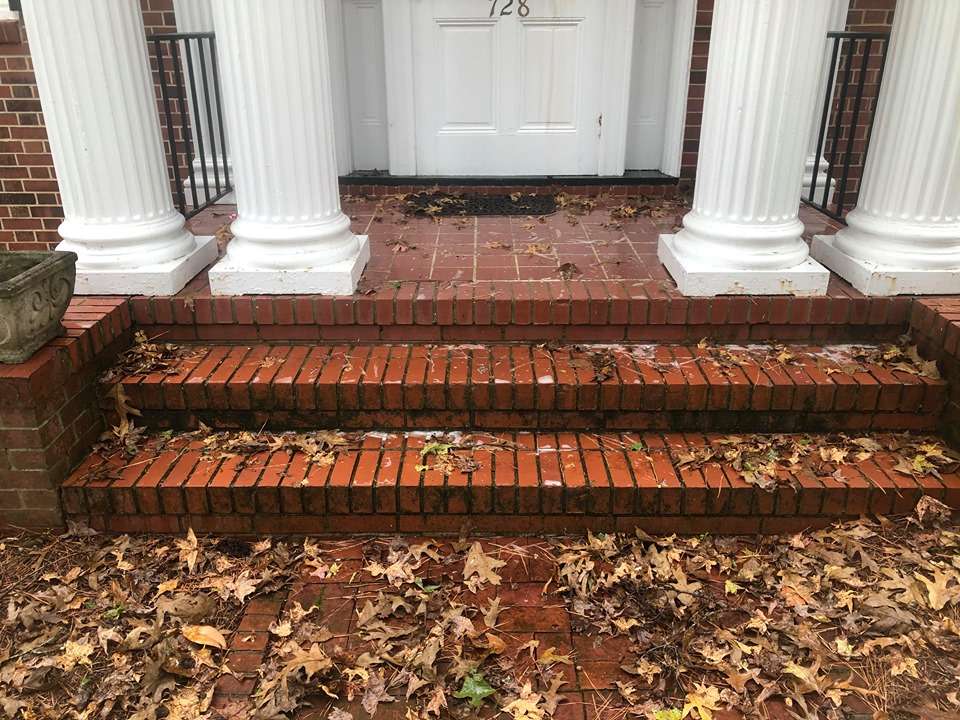 dirty home entrance steps before cleaning